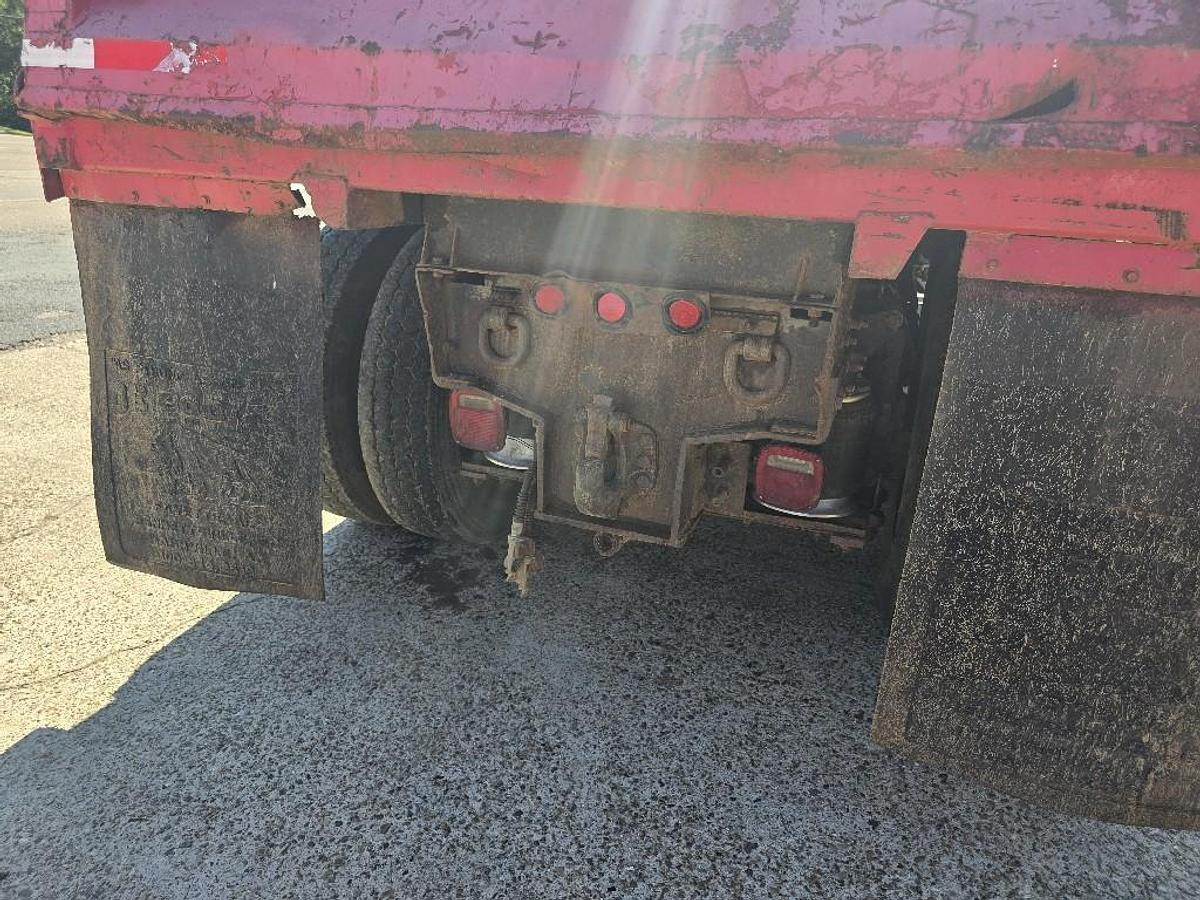 Used 2001 Freightliner FLD120SD