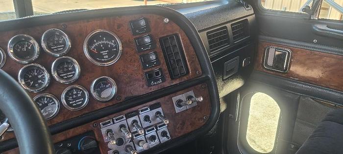 Used 2001 Peterbilt 379