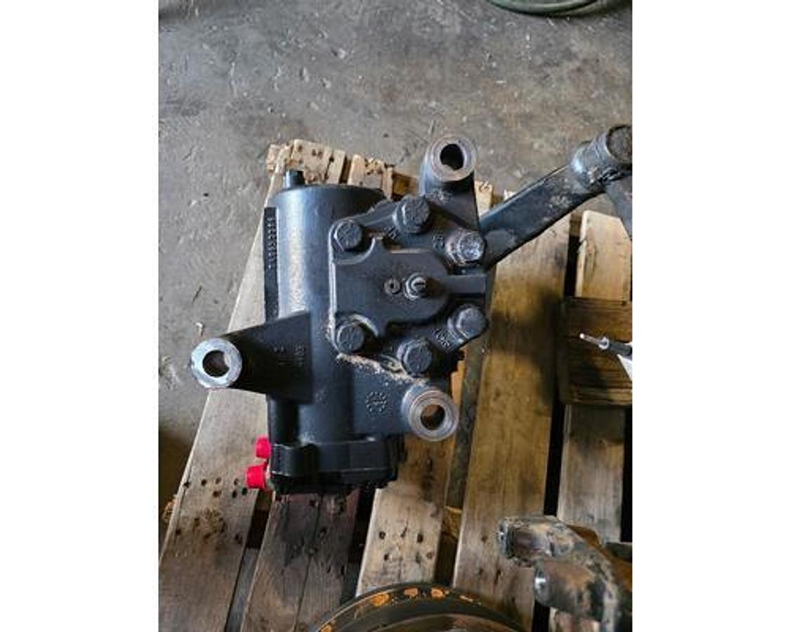 Used GOOD USED HINO 268 STEERING GEAR BOX # TAS65209A