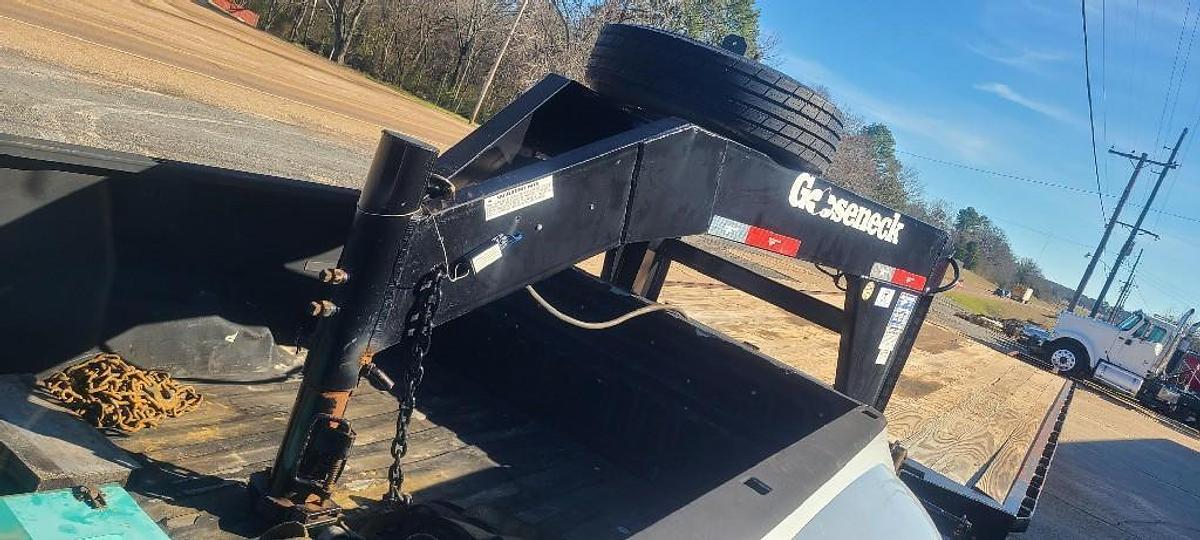 Used 2017 GOOSENECK FLAT BED