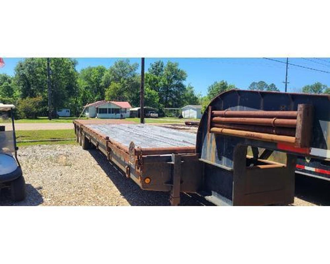 Used 1981 METAL FABRICATING COMPANY TRAILER