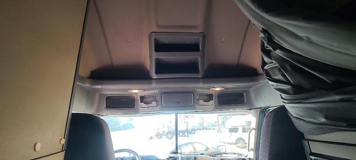 Used 2015 Freightliner CASCADIA