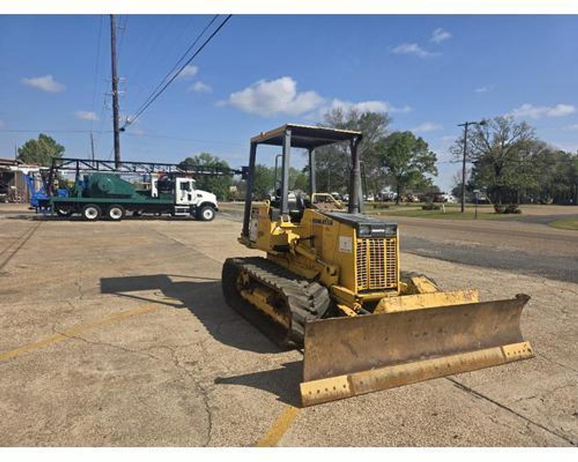 Used 2006 KOMATSU D21P-8A