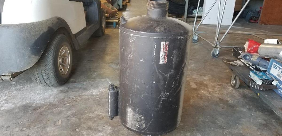 New surplus NEW SURPLUS GT EXHAUST  SILENCER # 202-21035-1-14632    SN# 92715
3-1/2" " I.D. INLET & OUTLET    14" DIAMETER     BODY LEGTH 21"