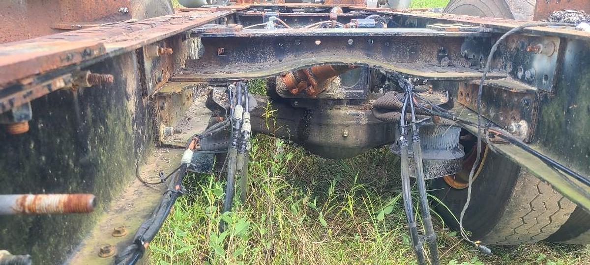 Used GOOD USED MERITOR FRONT AXLE HOUSING # 3C3121F2866   FOR CRD150.  NO DIFF.