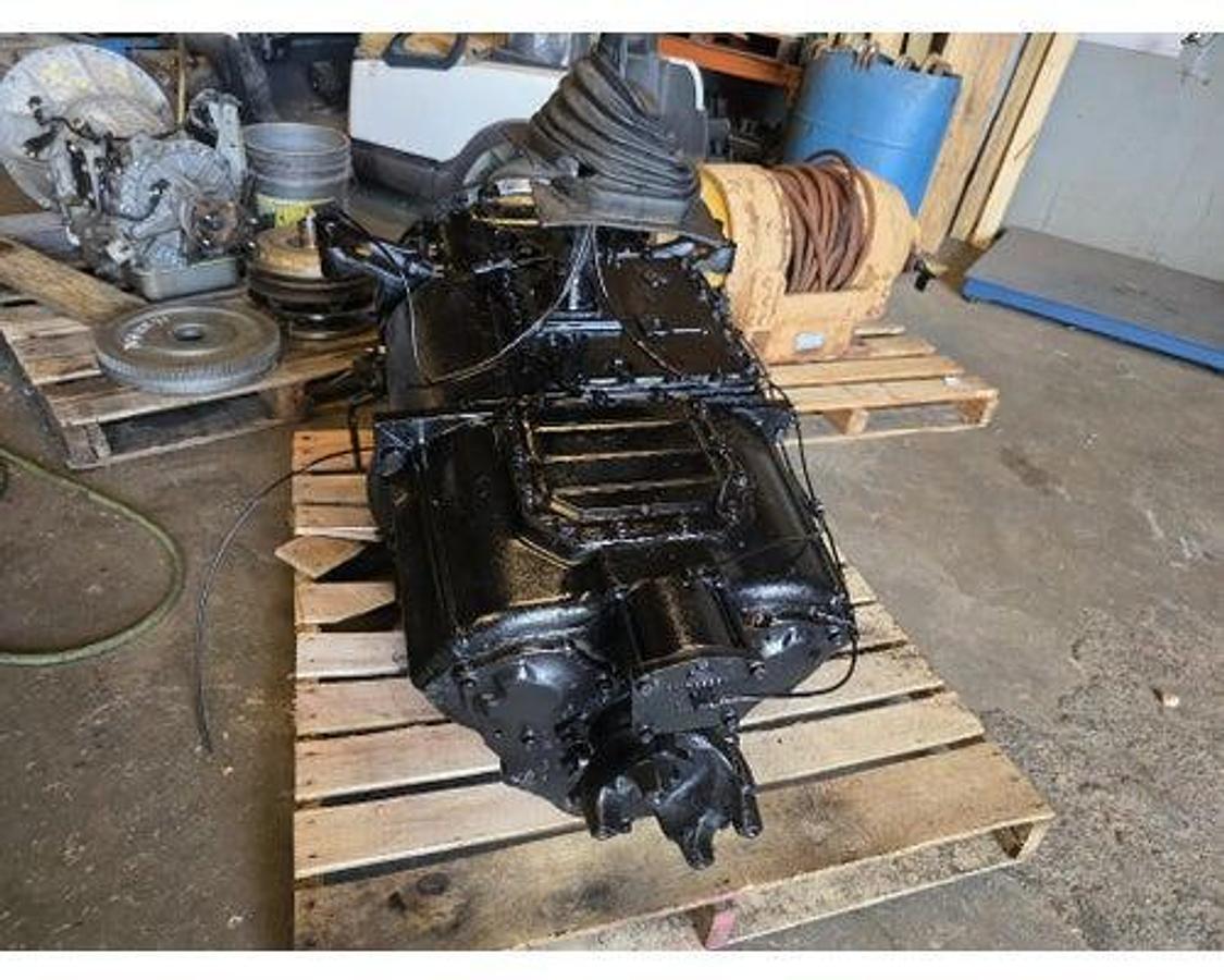 Used 1998 Mack RD690S T2070