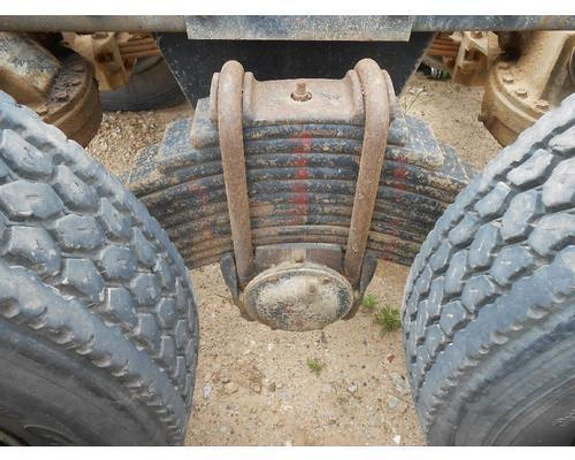 Used 1988 Mack RD690S