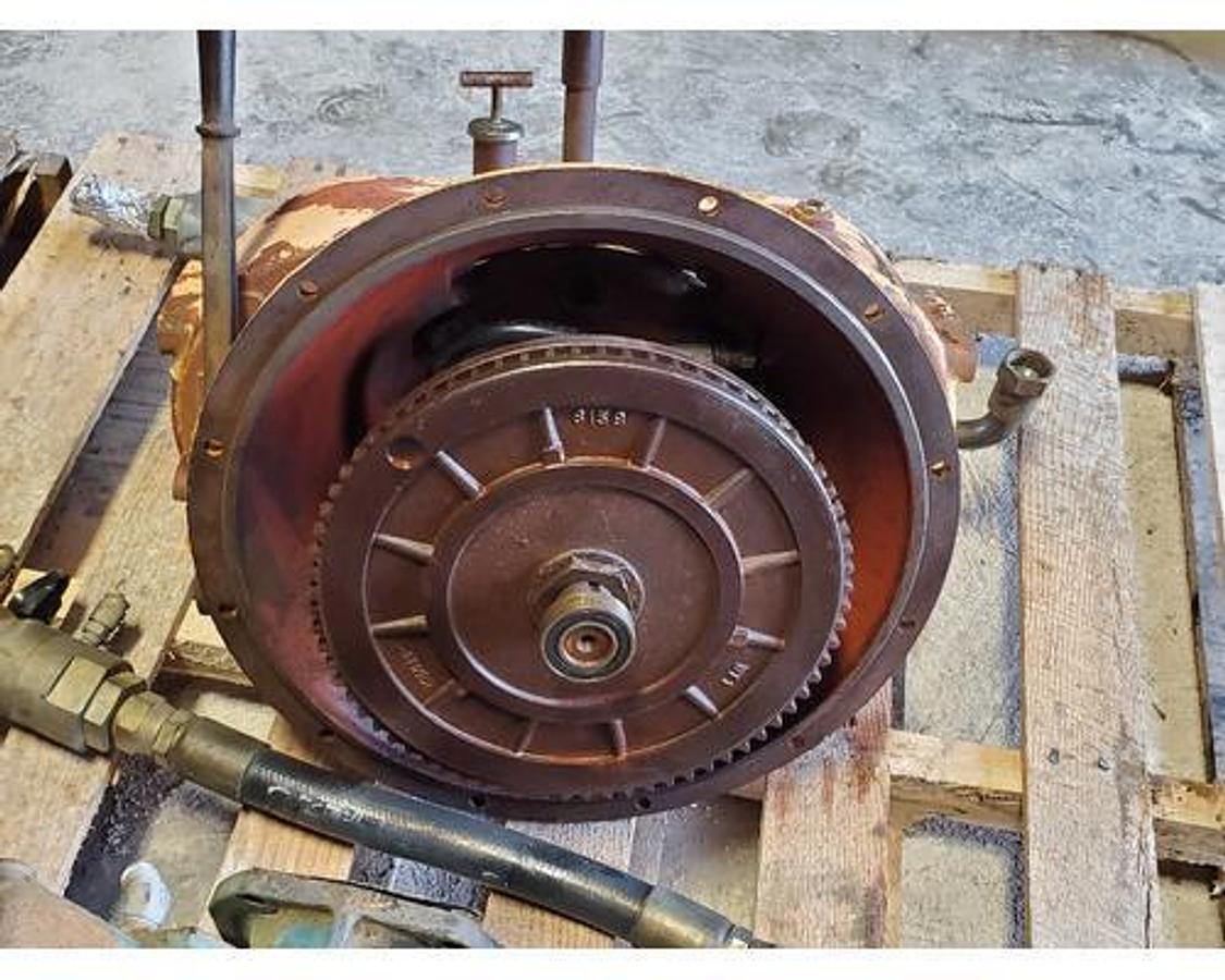 Used SAE#3 SINGLE PLATE 11" CLUTCH DOUBLE 5" FUNK PUMP DRIVE MODEL# 281800A 5" GEAR CENTERS 1 1/4" SPLINE
