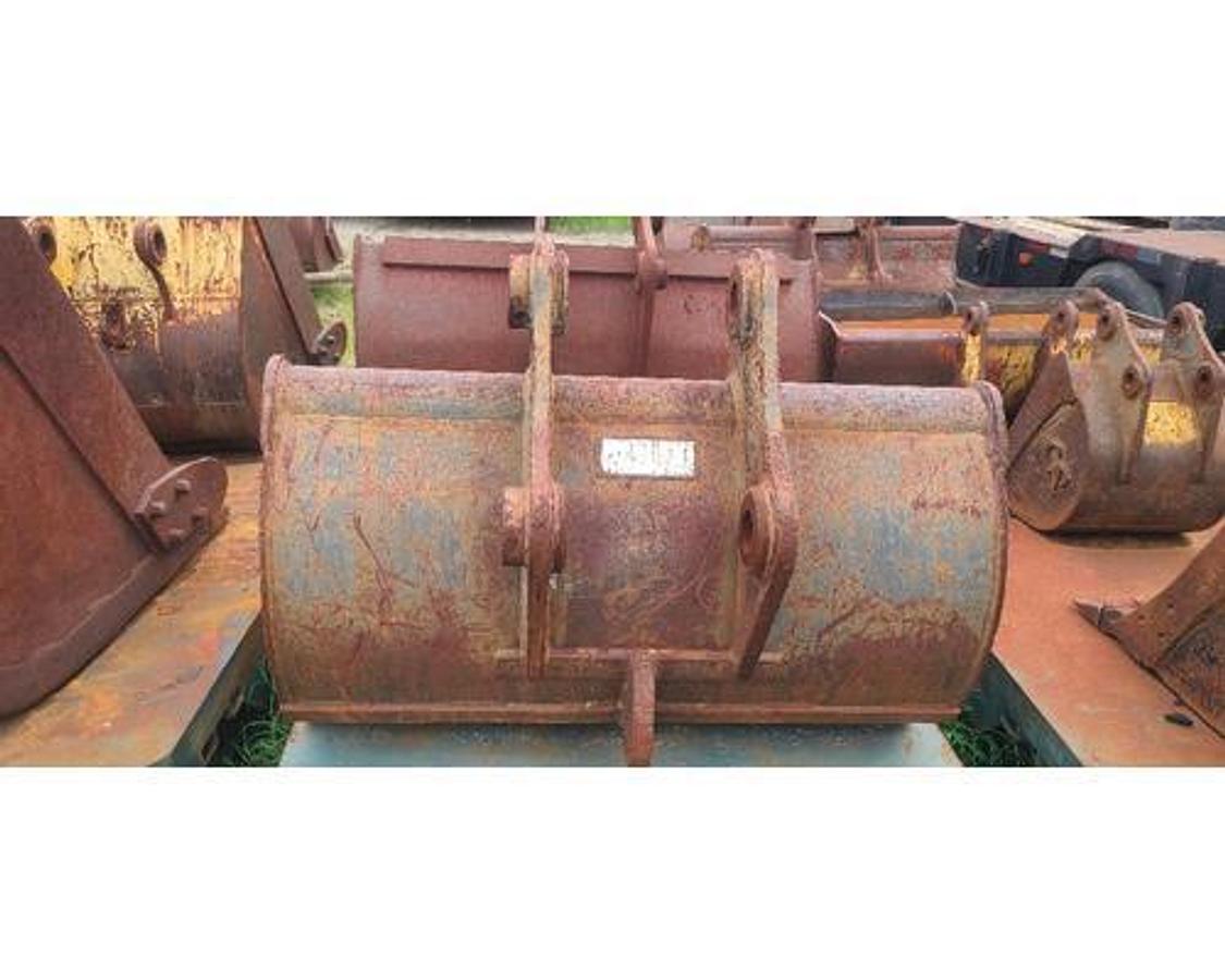 Used USED ROCKLAND PC120 BUCKET SN# R61377 .66 CAPACITY