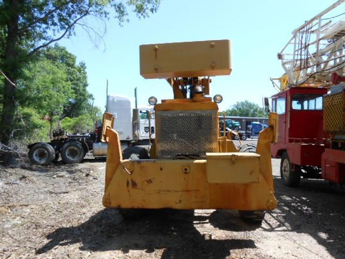 Used 1975 GROVE CRANE