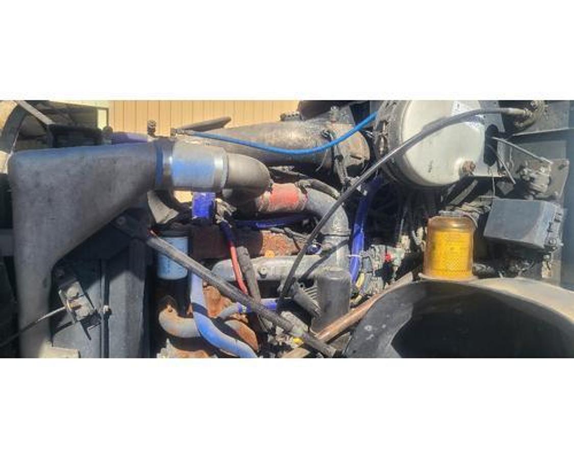 Used 2005 Mack CV713