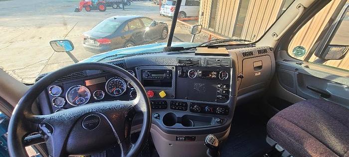 Used 2015 Freightliner CASCADIA