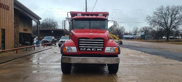 Used 2006 Mack CV713