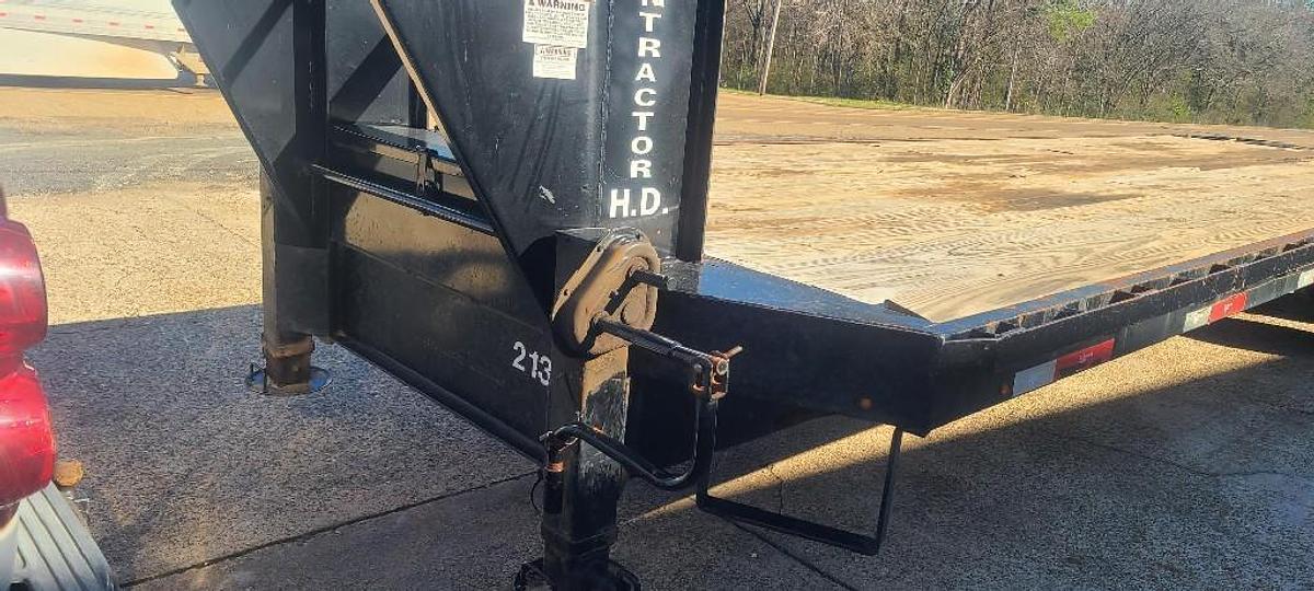 Used 2017 GOOSENECK FLAT BED