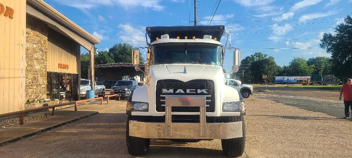 Used 2006 Mack CV713