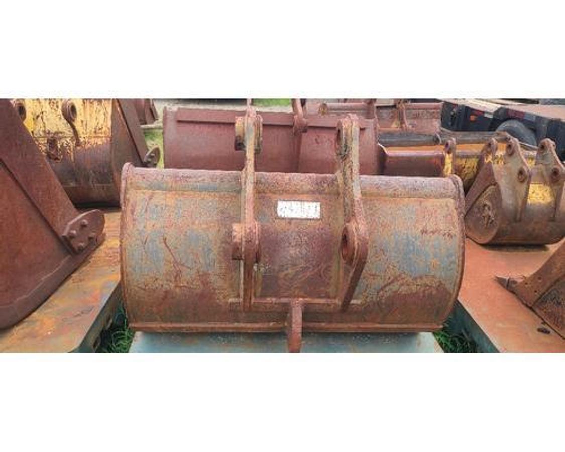 Used USED ROCKLAND PC120 BUCKET SN# R61377 .66 CAPACITY