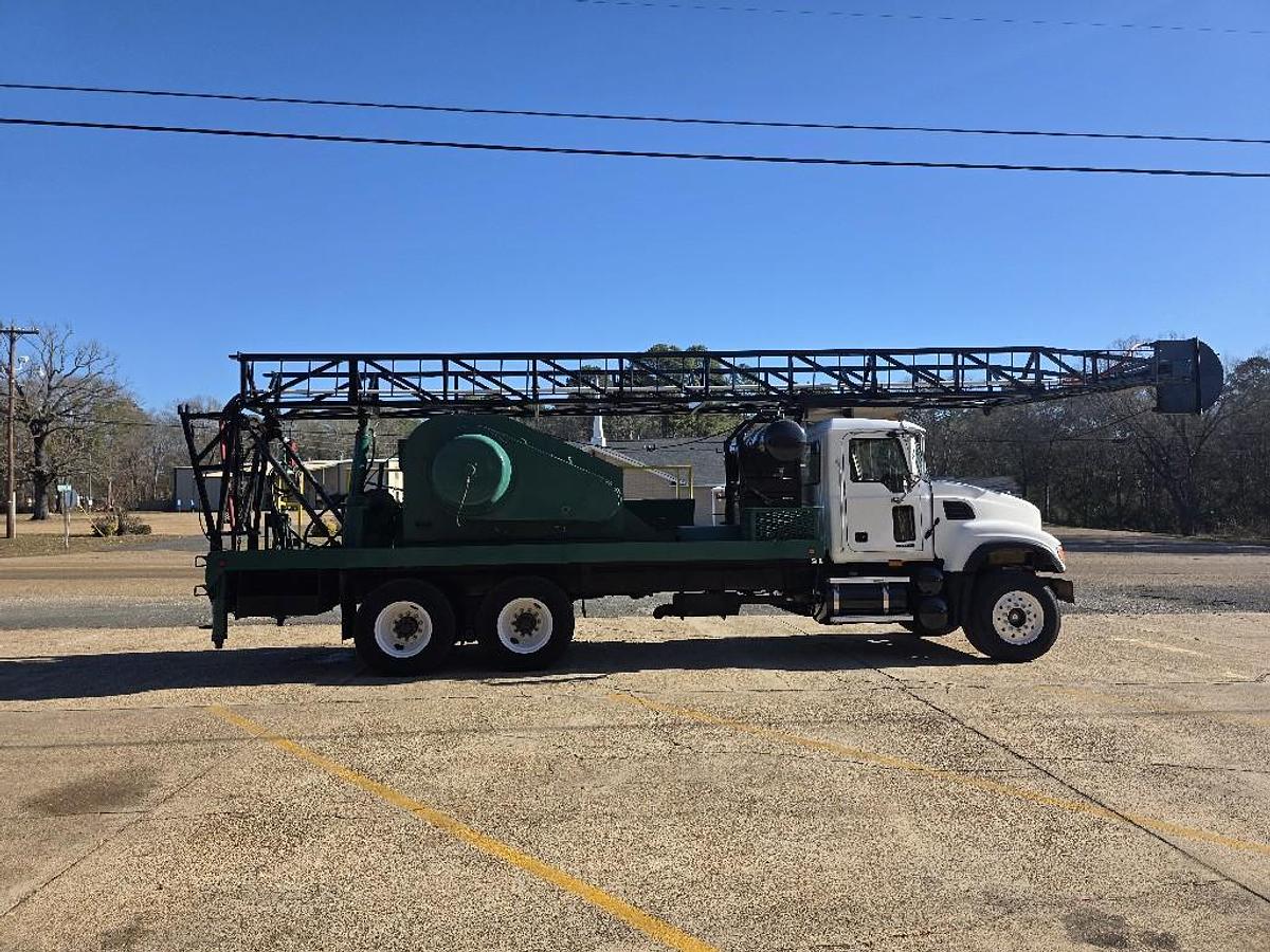 Used 2007 Mack CV713