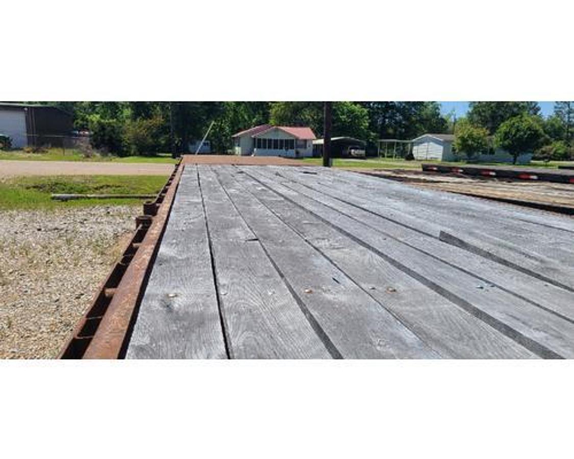 Used 1981 METAL FABRICATING COMPANY TRAILER