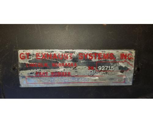 New surplus NEW SURPLUS GT EXHAUST SILENCER # 202-21035-1-14632 SN# 92715
3-1/2" " I.D. INLET & OUTLET 14" DIAMETER BODY LEGTH 21"