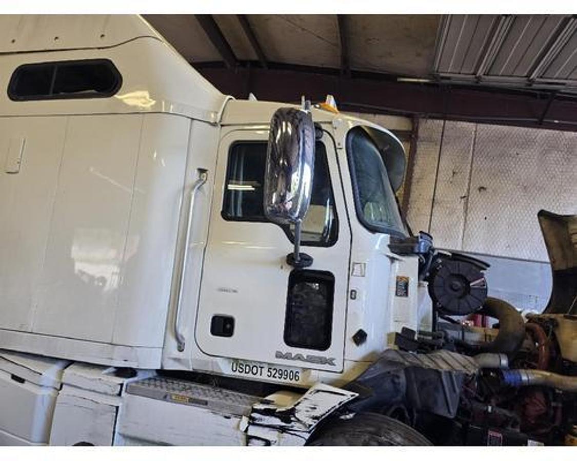 Used 2016 Mack CXN613