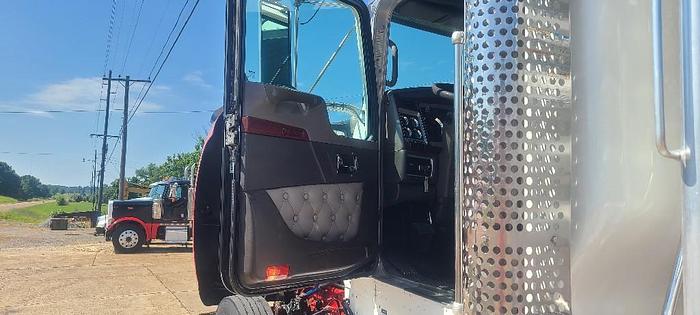 Used 2008 Kenworth W900