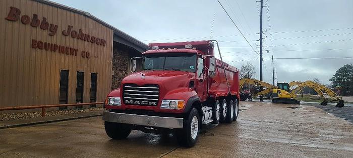 Used 2006 Mack CV713