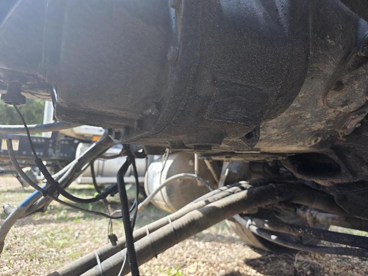 Used 2005 Fuller CV713