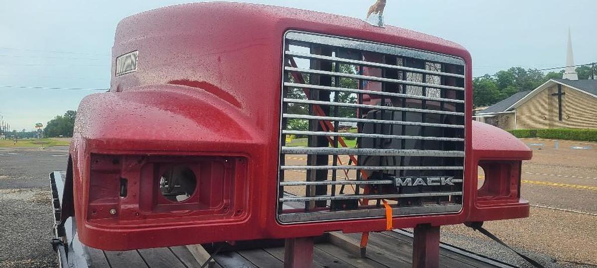 Used Mack CHN613