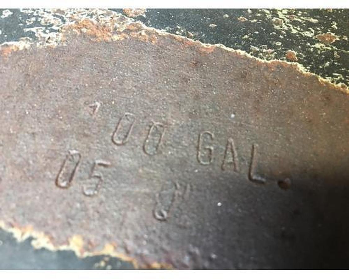 Used GOOD USED HYDRAULIC TANK, 45 GALLON CAPACITY, 36" LENGTH, 20" DIAMETER