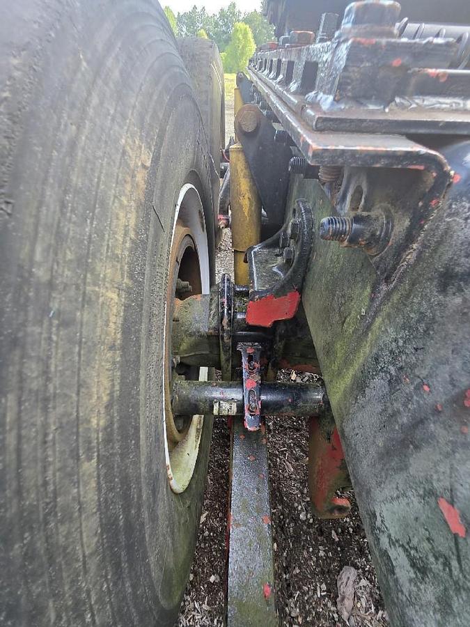 Used 2005 Freightliner CENTURY