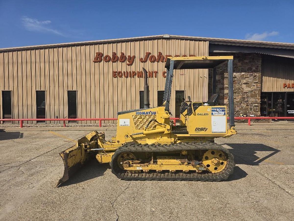 Used 2006 KOMATSU D21P-8A