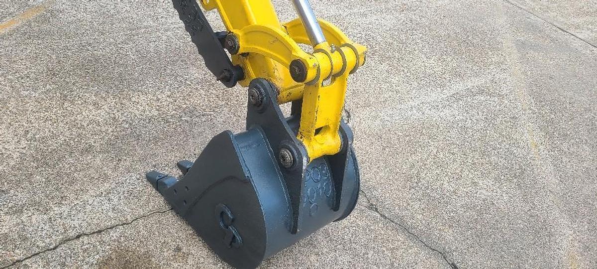 Used 2006 KOMATSU PC35MR-2