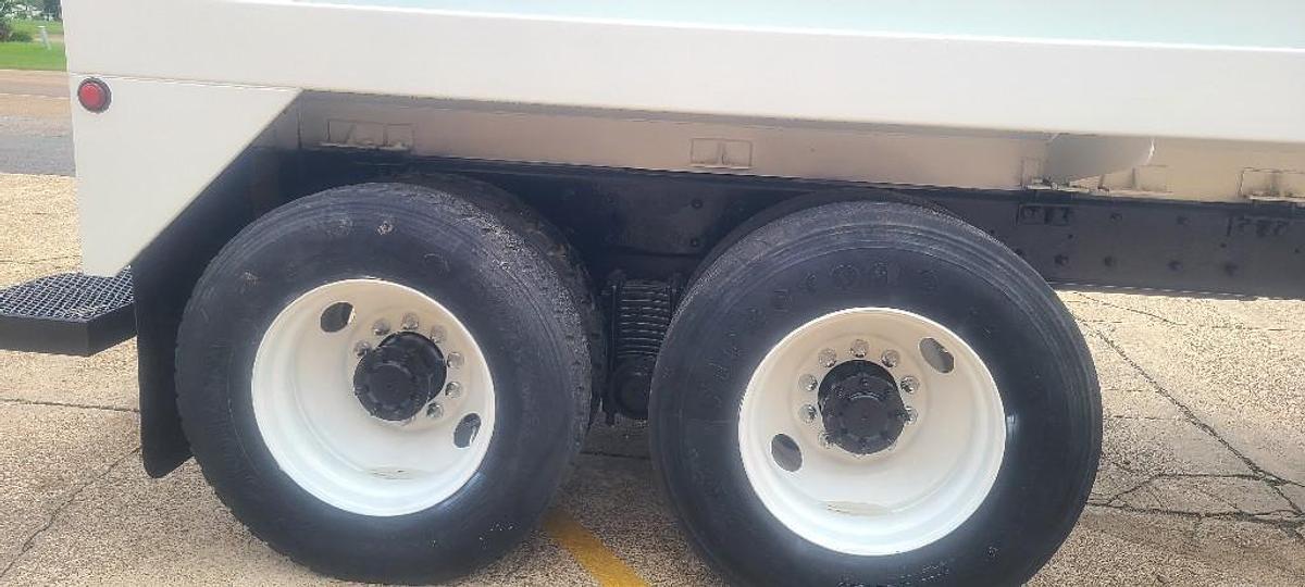 Used 2004 Mack CV713 GRANITE