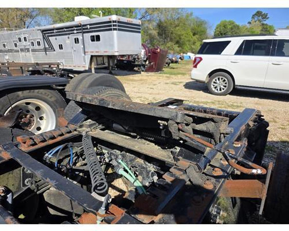 Used 2012 Holland CASCADIA