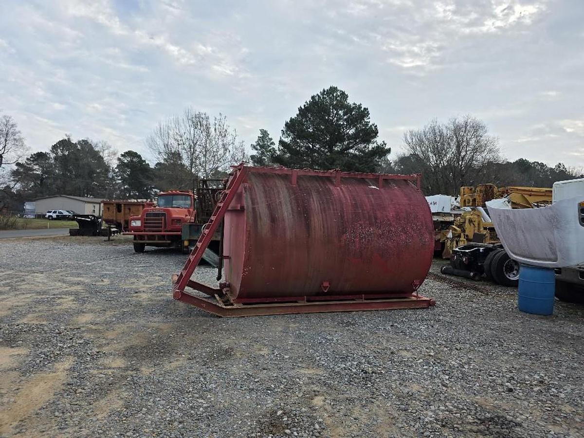 Used GOOD USED STEEL  SWAB TANK SKID 100 BARREL
