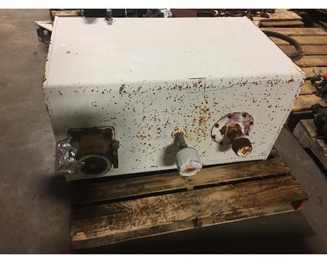 Used 75 GALLON HYDRAULIC TANK, RECTANGULAR, L: 37" W: 24" H: 20"