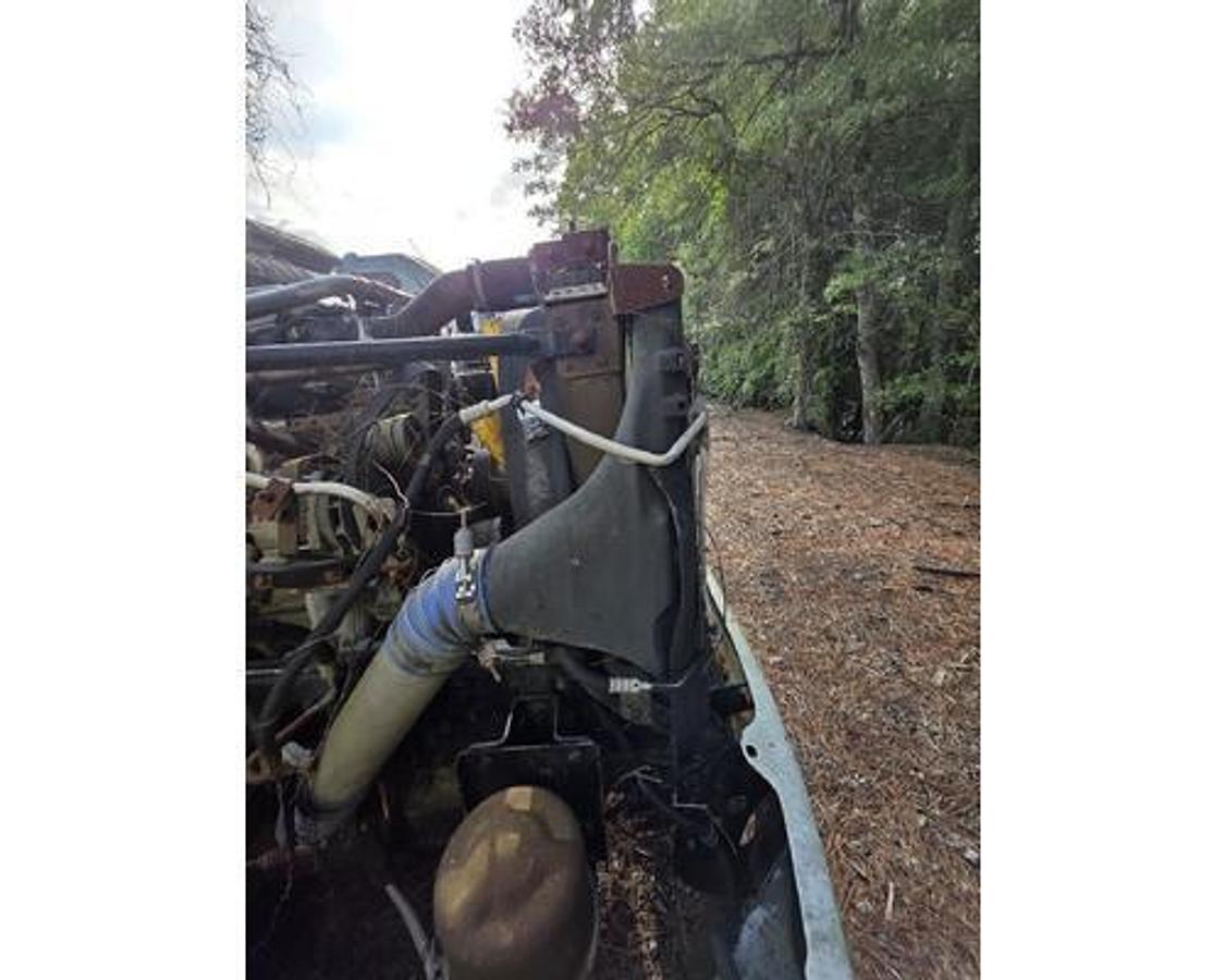 Used 2004 Freightliner COLUMBIA 120