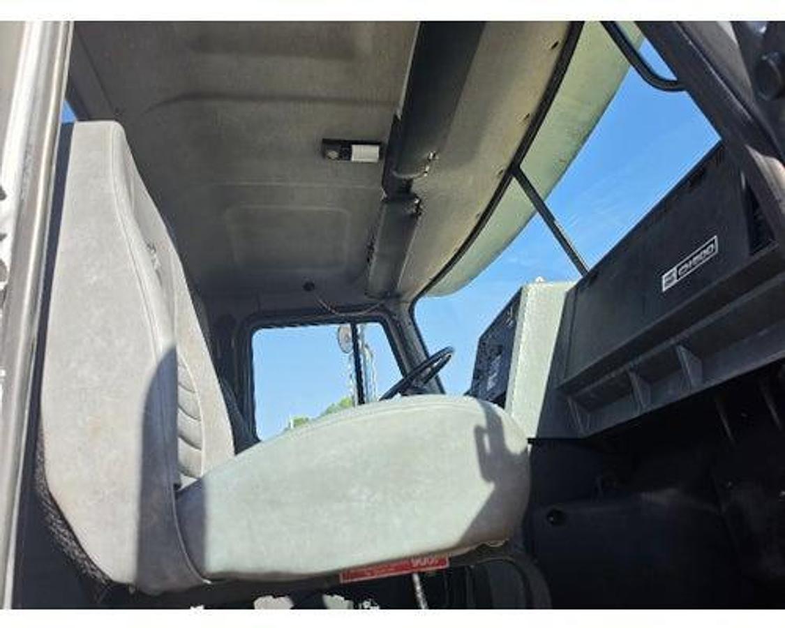 Used 2000 Mack CHU613