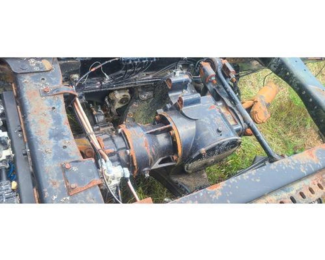 Used GOOD USED MERITOR FRONT AXLE HOUSING # 3C3121F2866 FOR CRD150. NO DIFF.