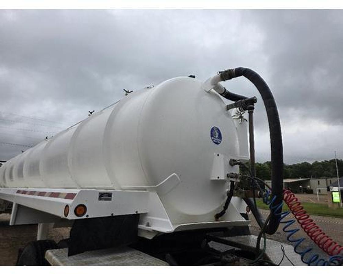 Used 2010 DRAGON VAC/TRAILER