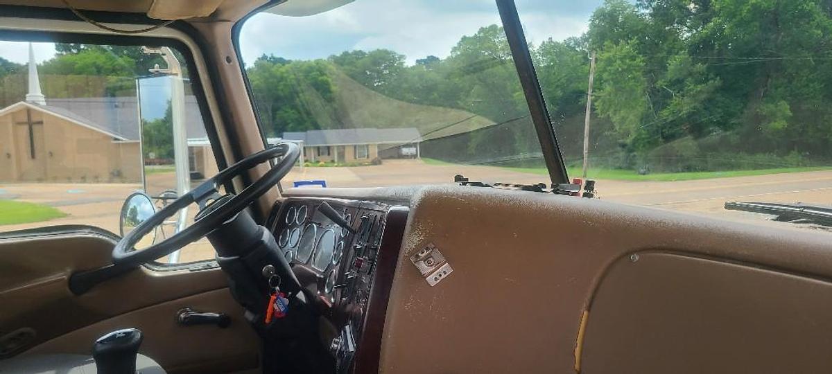 Used 2004 Mack CV713 GRANITE