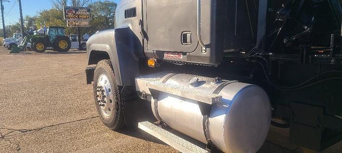 Used 2002 Mack CH 613