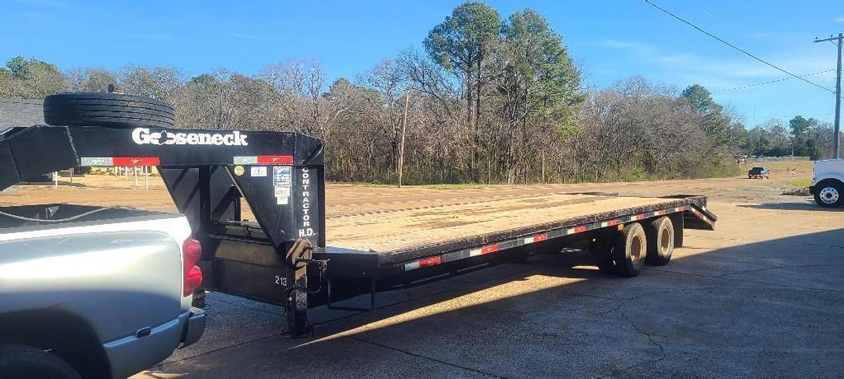 Used 2017 GOOSENECK FLAT BED