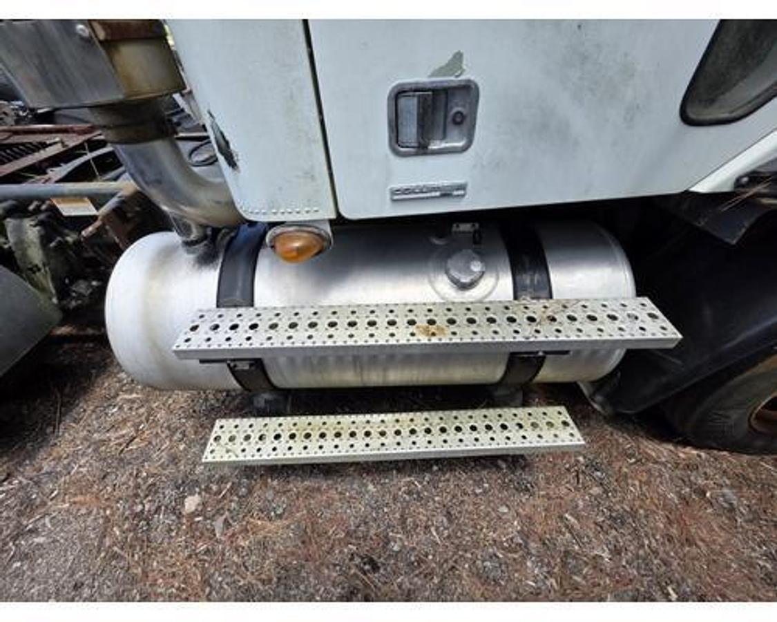 Used 2007 Freightliner COLUMBIA