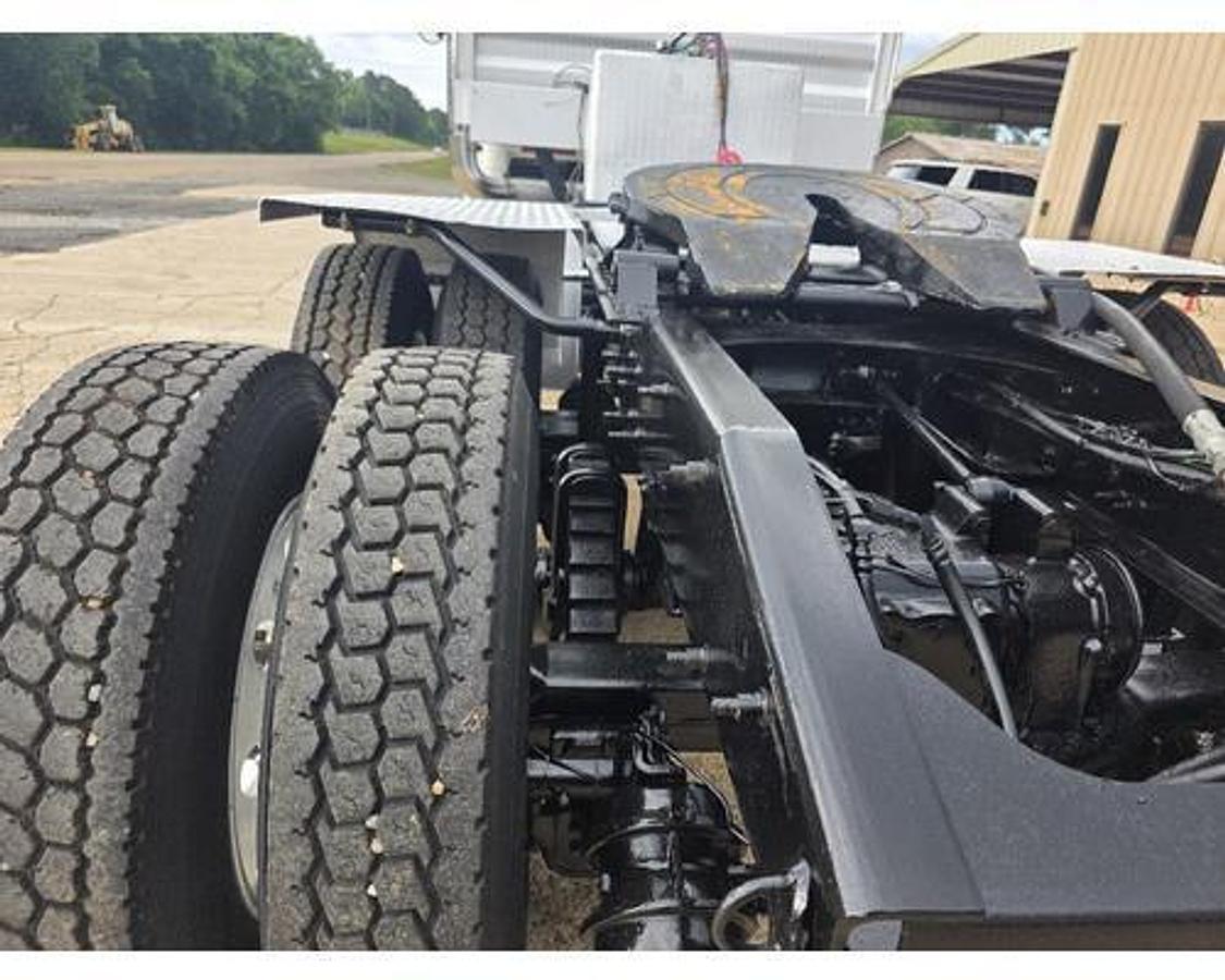 Used 2010 Mack CHU613