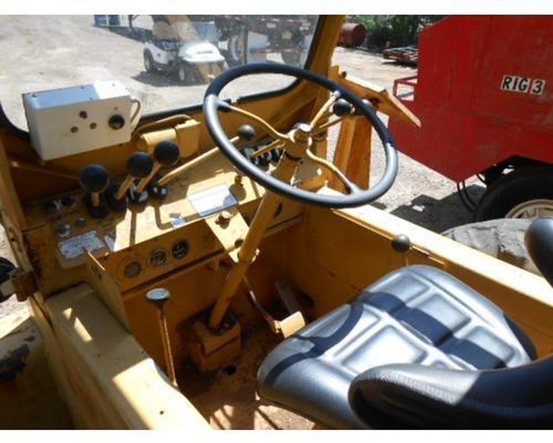 Used 1975 GROVE CRANE