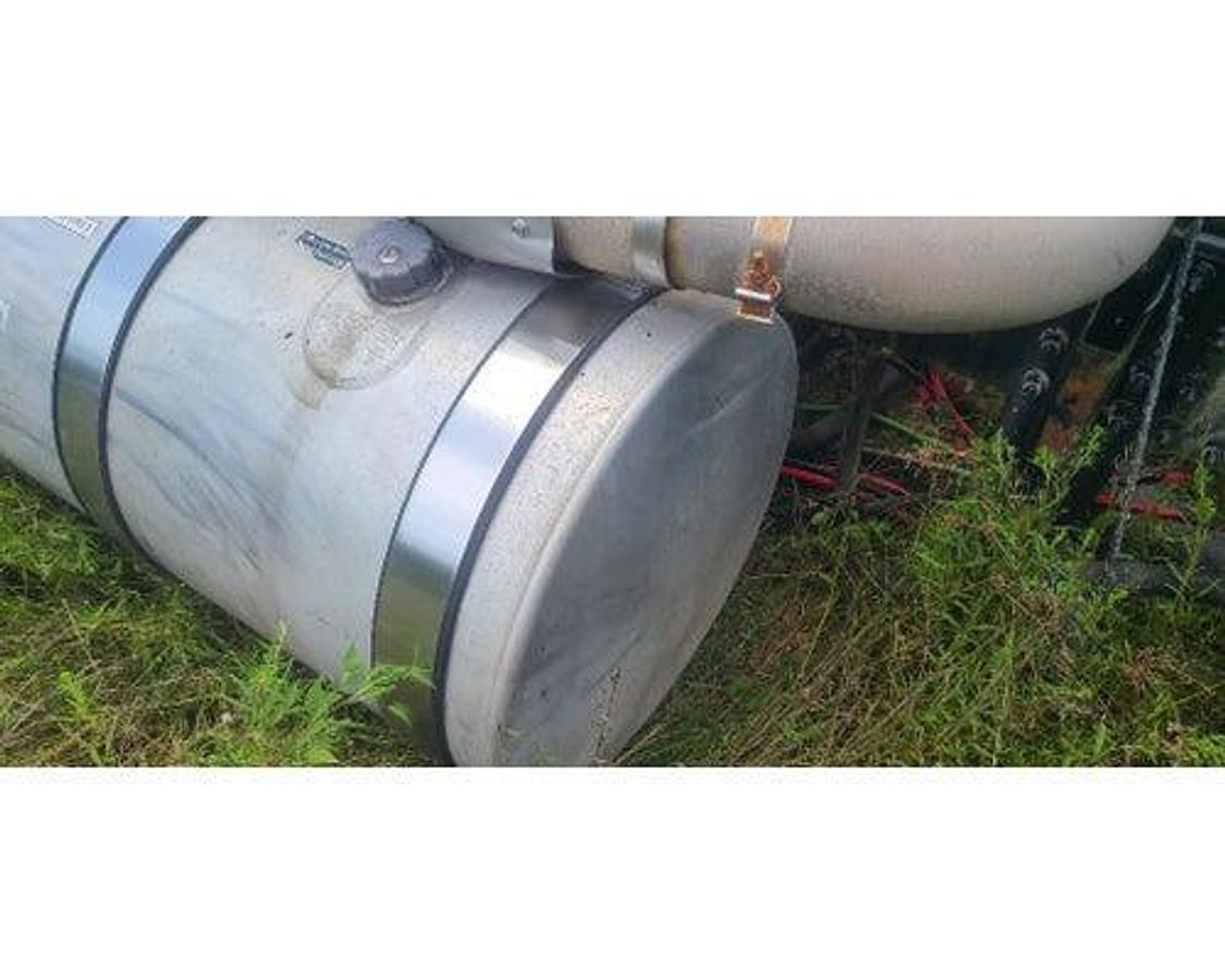 Used GOOD USED 50 GALLON ALUMINUM HYDRAULIC TANK- SADDLE MOUNT