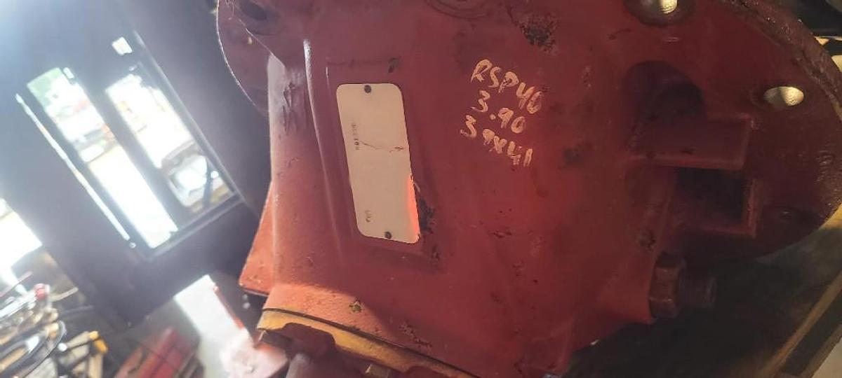 Used GOOD USED EATON RSP40 REAR/REAR DIFFERENTIAL 3.90 RATIO EXC.