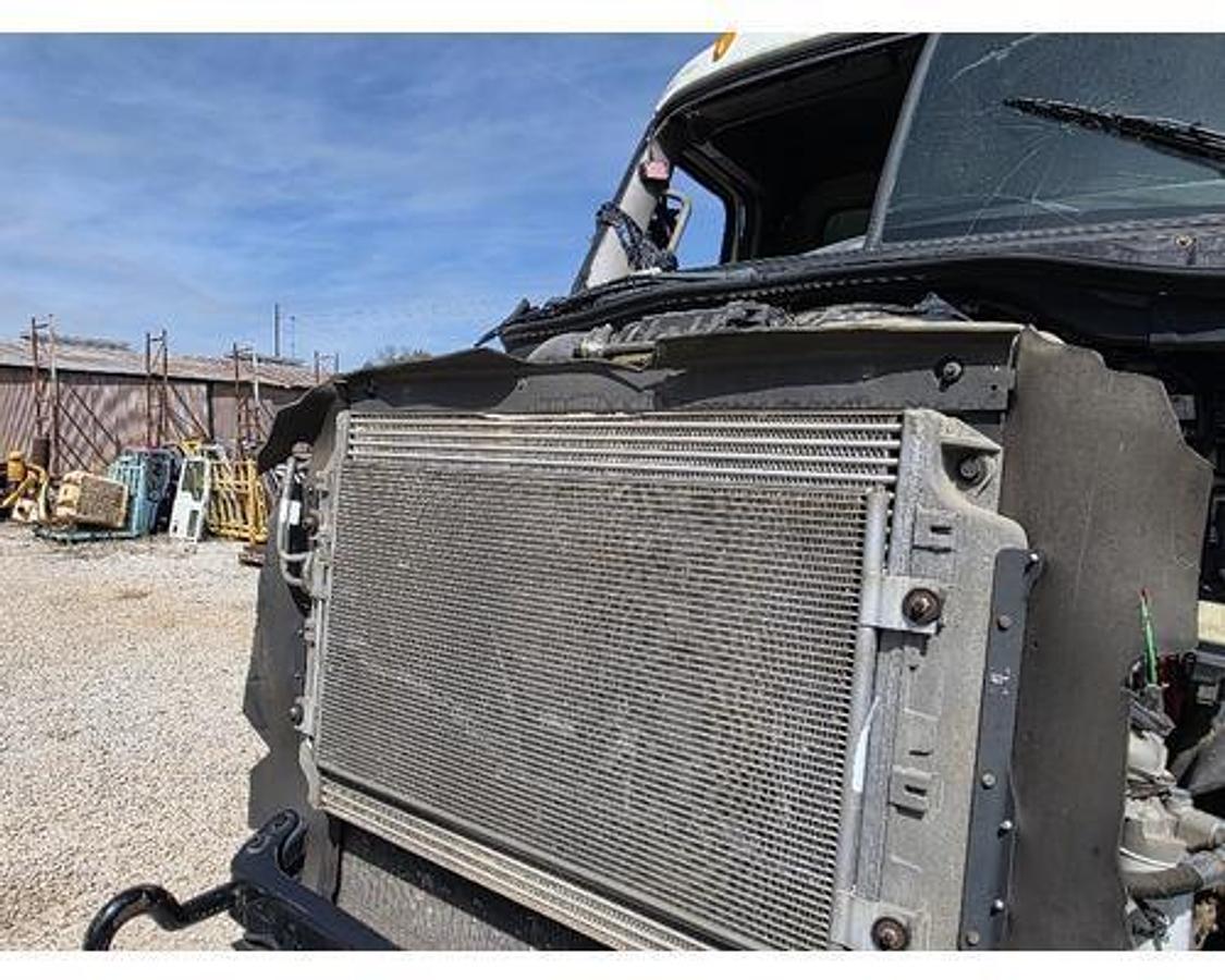 Used 2014 Freightliner CASCADIA