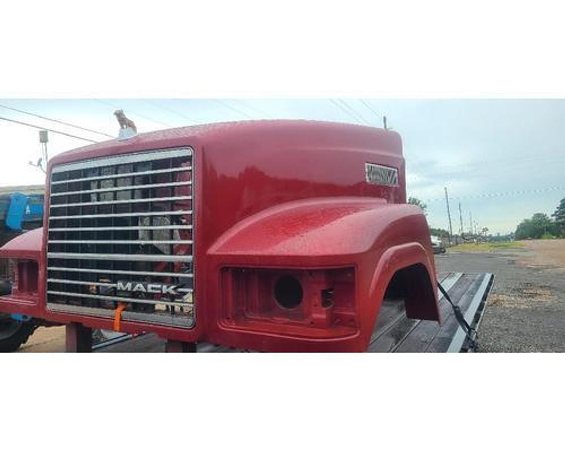 Used Mack CHN613